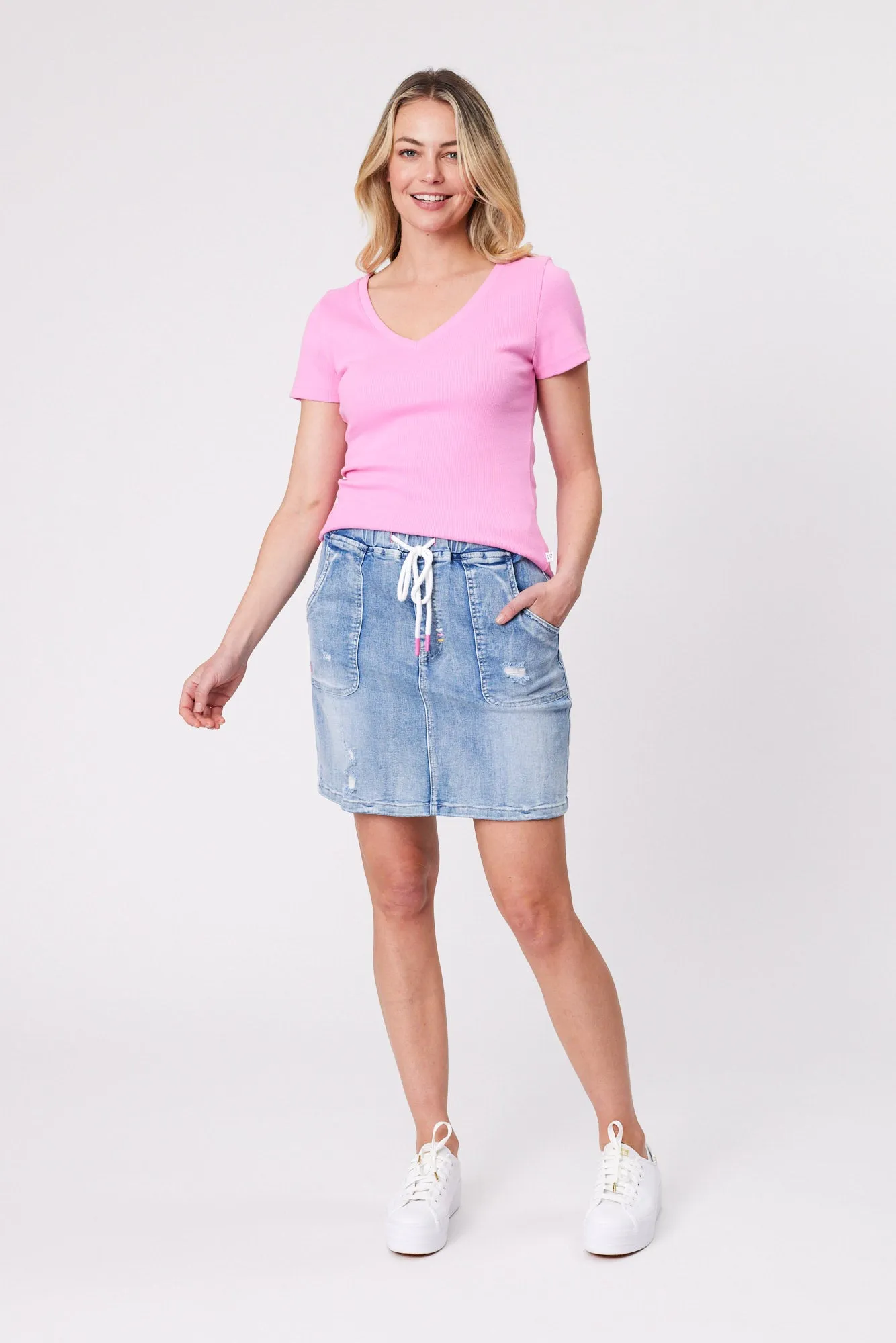 Shine On Essentials Rib V Neck Tee Pink