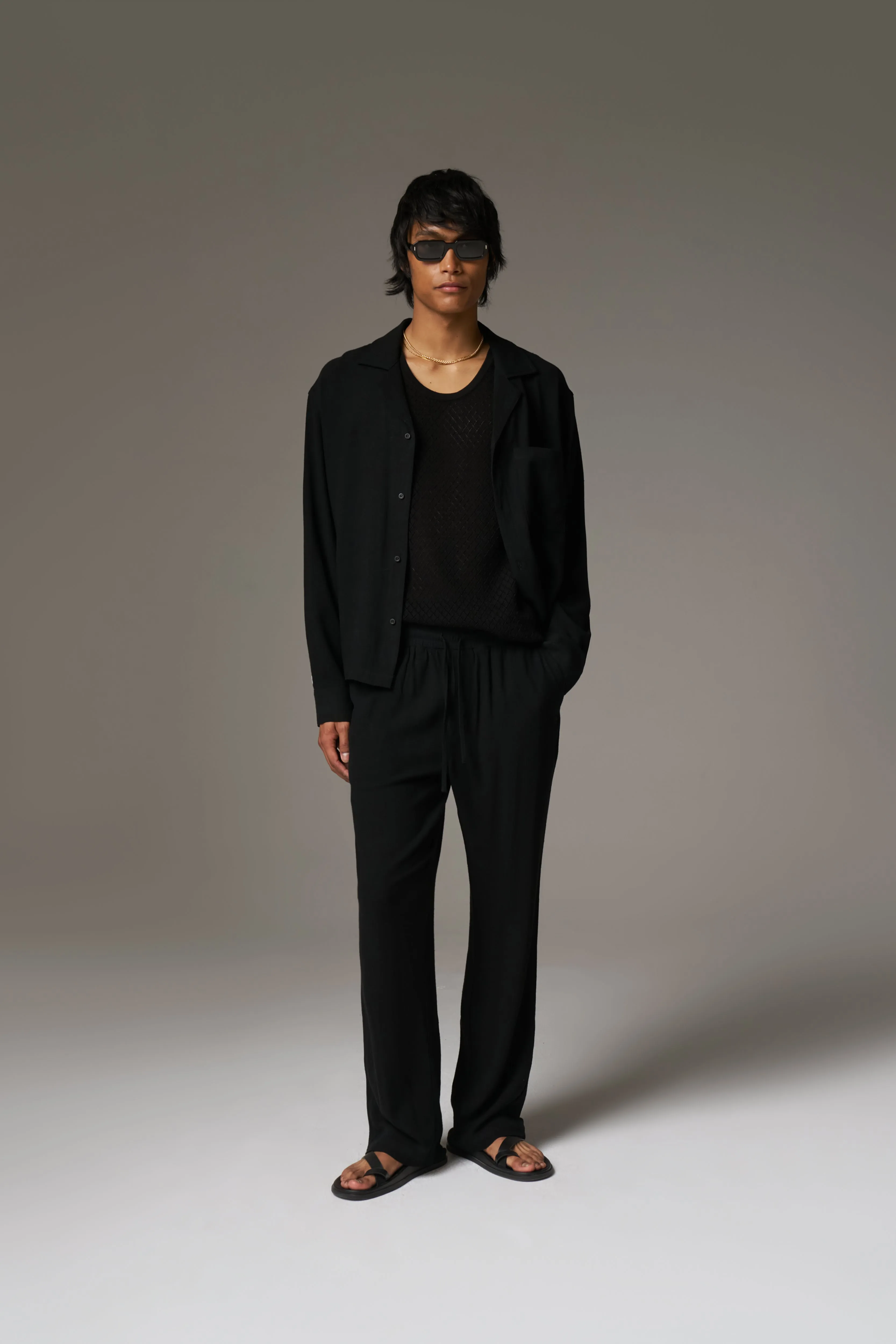 TEXTURED WOVEN SHIRT - BLACK