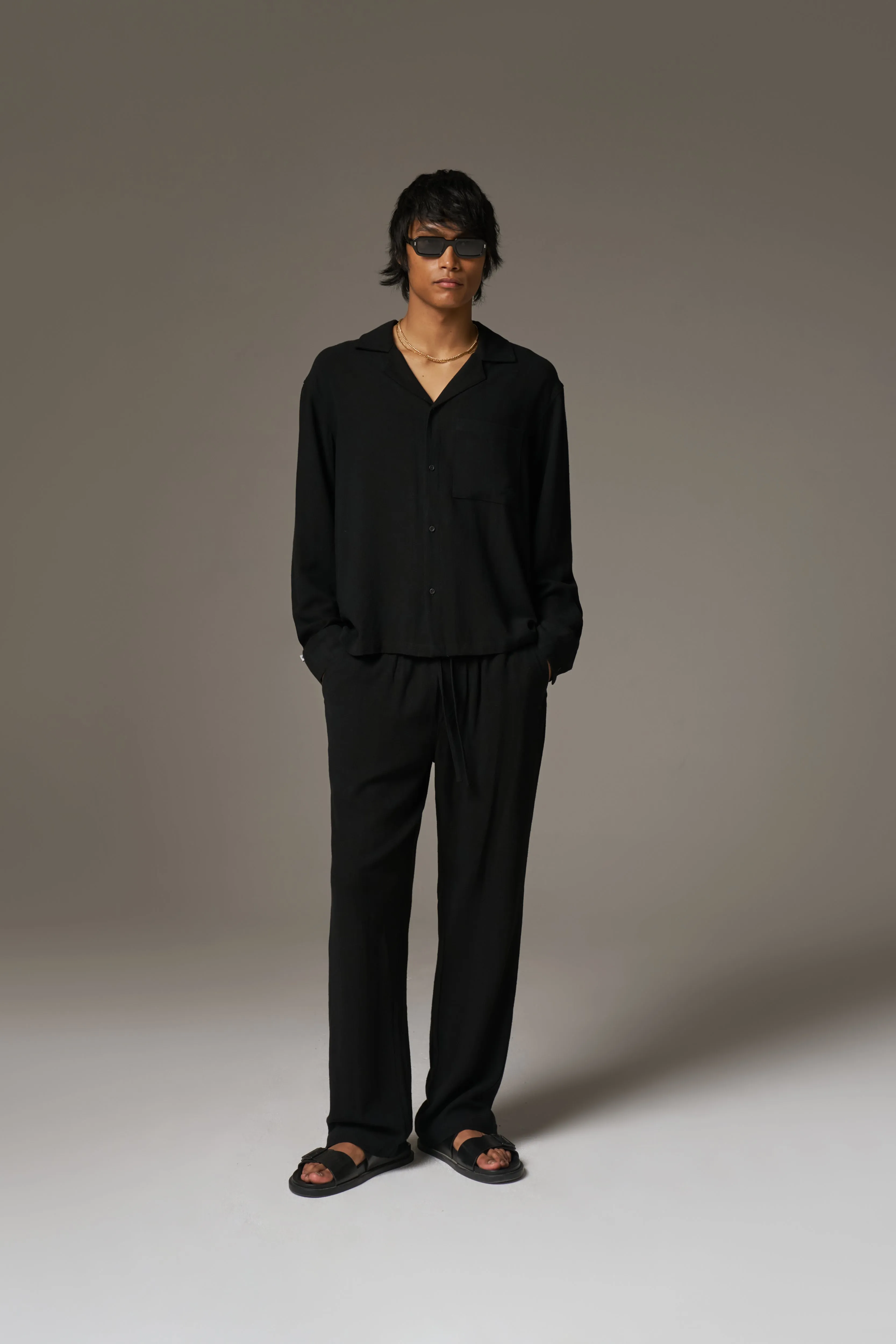 TEXTURED WOVEN SHIRT - BLACK